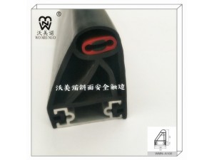 A100触边